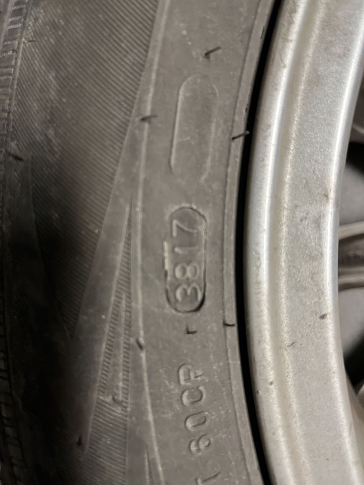 Felgi 16 Oryginalne koła Seat Leon Toledo Ateca z oponami zimowymi