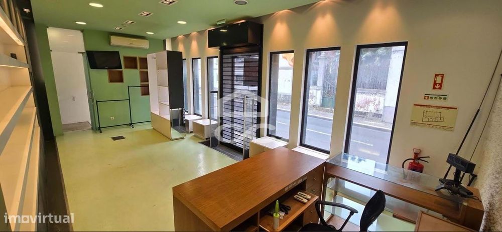 Loja Comercial - São Pedro - Ponta Delgada