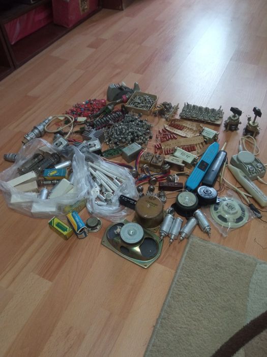 Резисторы Транзисторы диоди радиолампы конденсаторы новое СССР