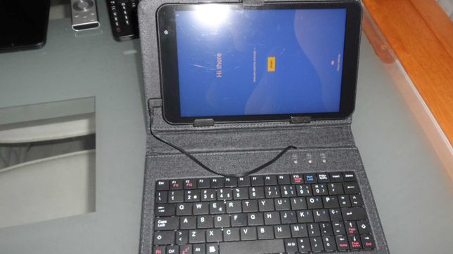 tablet com teclado como nova