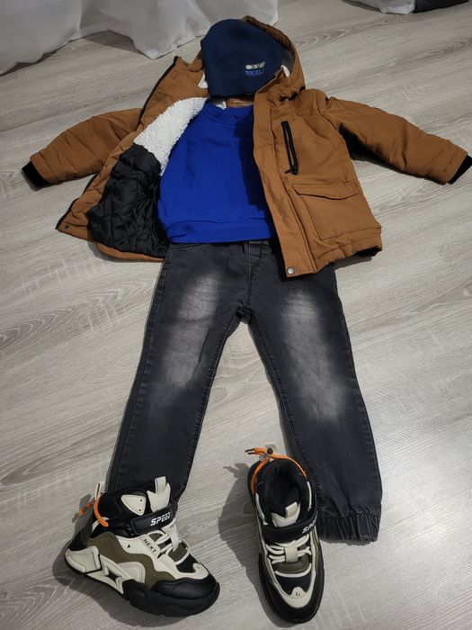 Продам пакет речей на хлопчика 5- 6 років