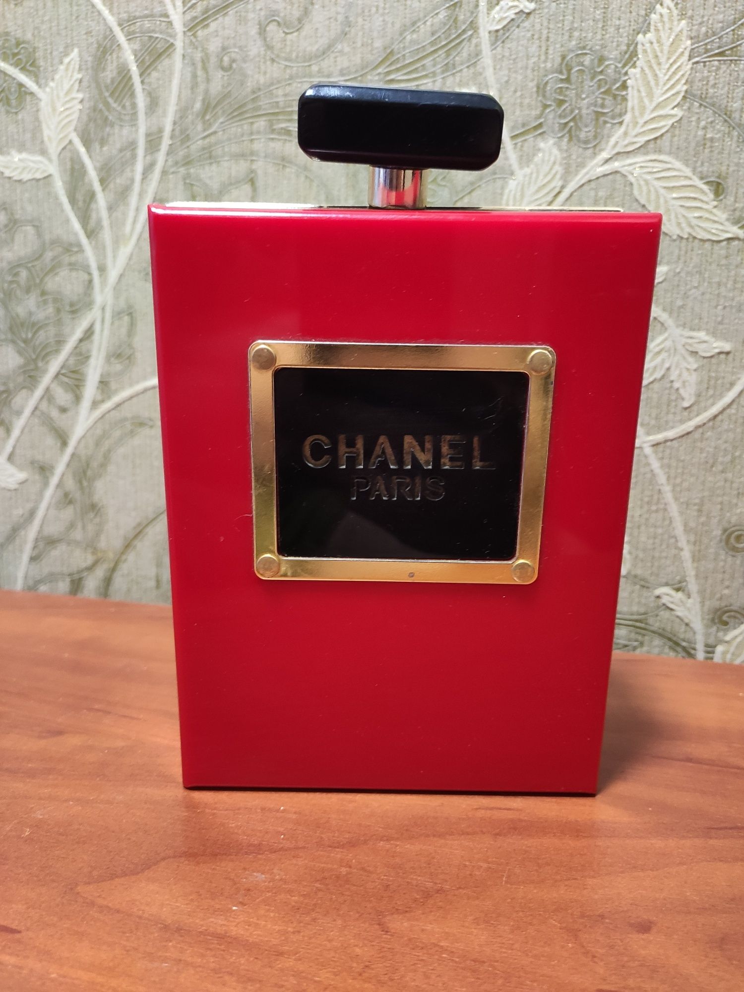 Продам для женщины сумочка chanel