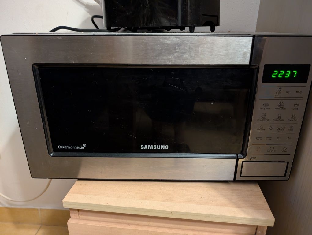 Mikrofalówka Samsung model ME38m