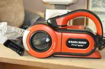 Odkurzcz Black&Decker do samochodu.