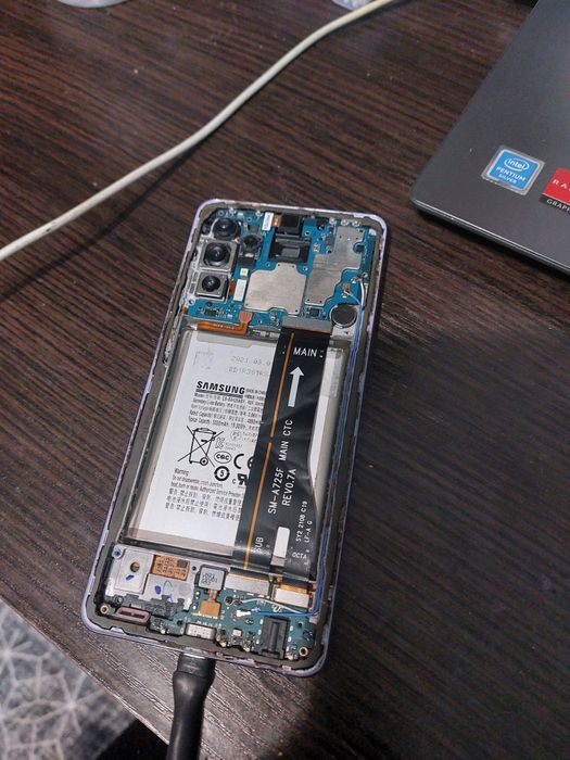 Телефон Samsung A72 на запчастини