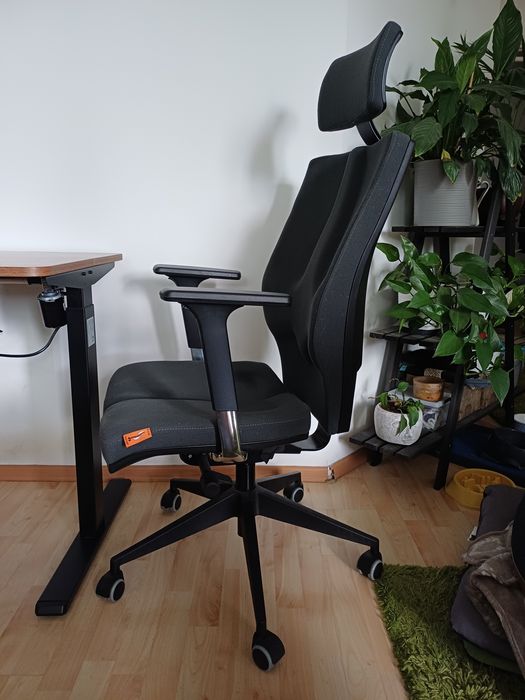 Fotel ergonomiczny krzesło biurowe zdrowy kręgosłup