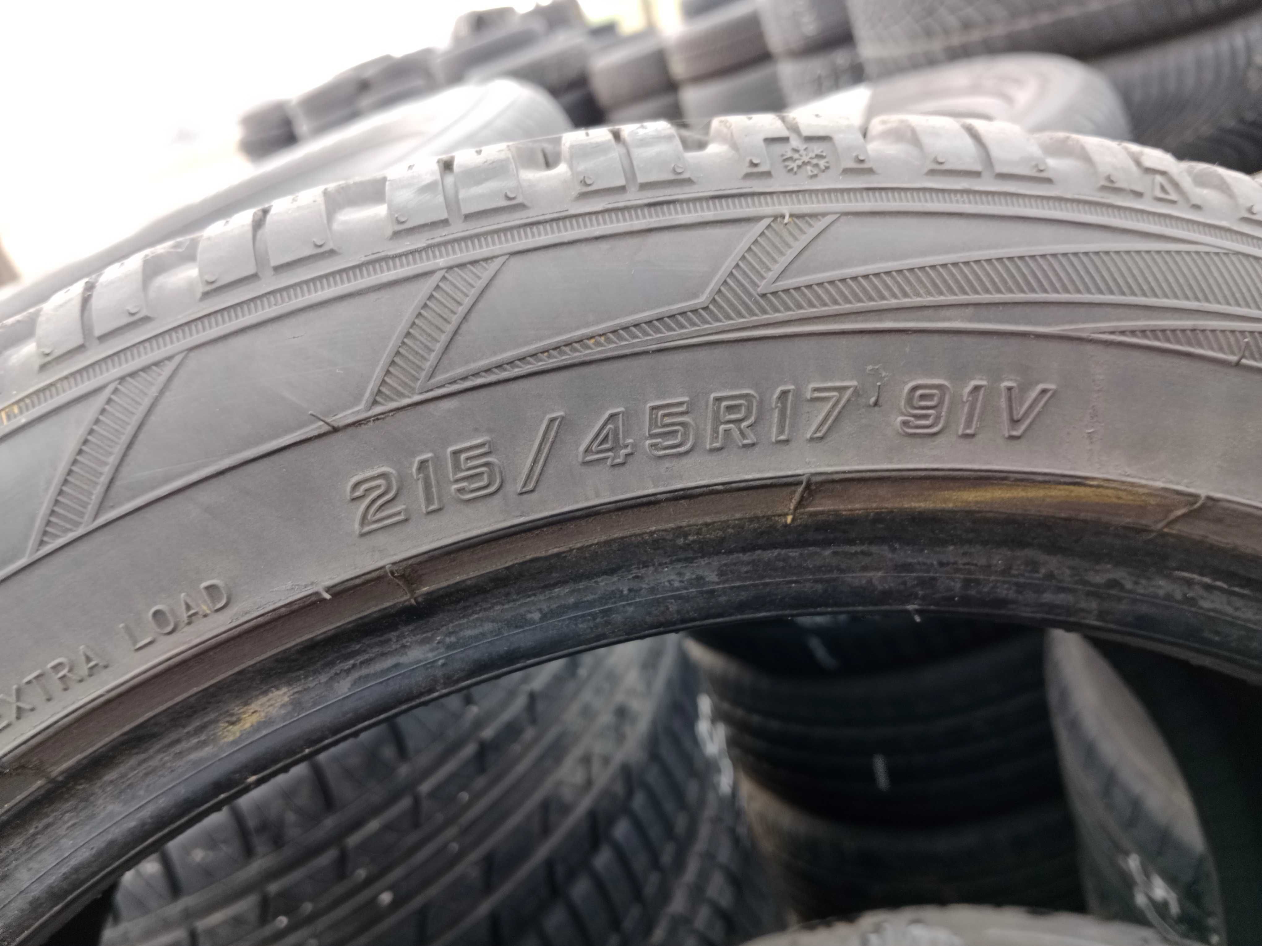 Opona używana 215/45R17 Falken Eurovinter HS01 1szt.