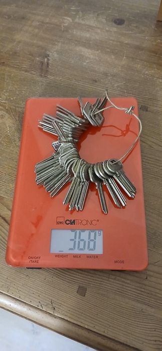 Nie tak Stare klucze do drzwi surowe,  nie obrobione SILCA