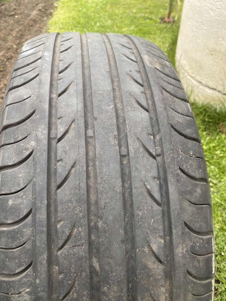 Продам шини 235/60r16