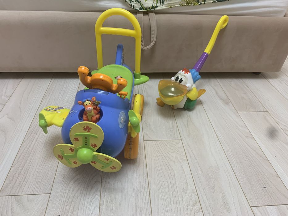 Чудо-мобіль Kiddieland  і іграшка каталка пелікан