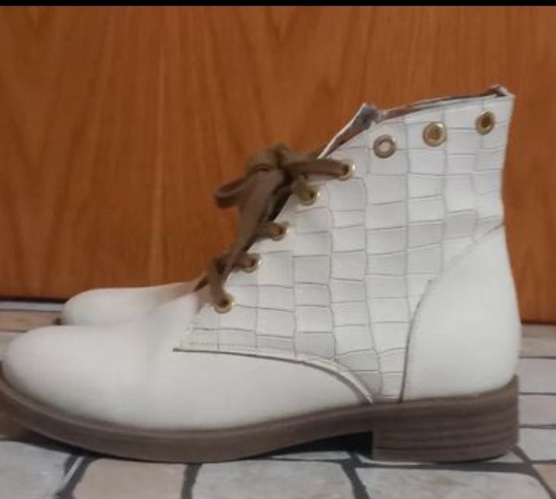 Botas bege em pele - Tamanho 36