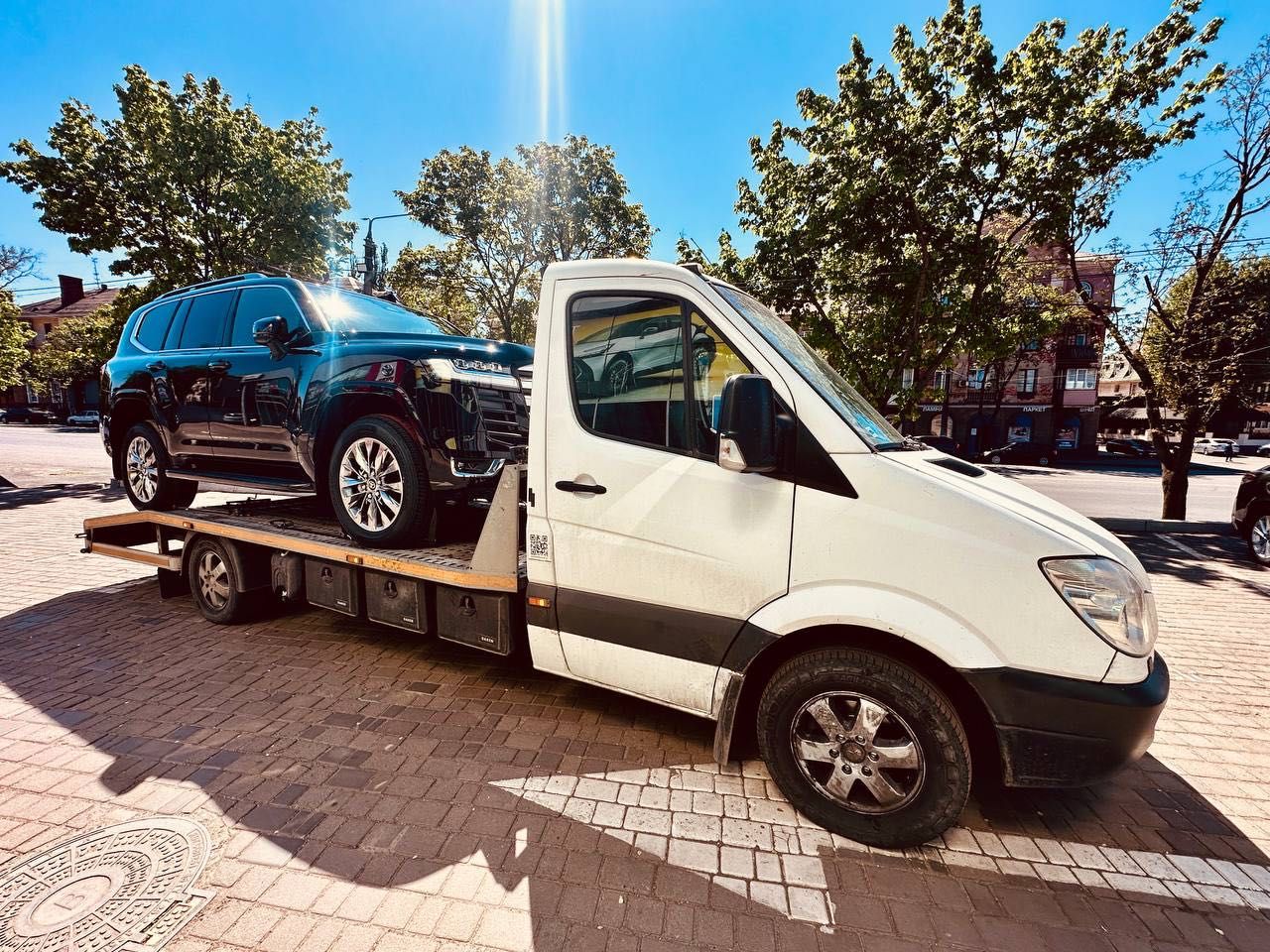 Послуги евакуатора по Україні Доставка авто з Європи Автовоз Евакуатор