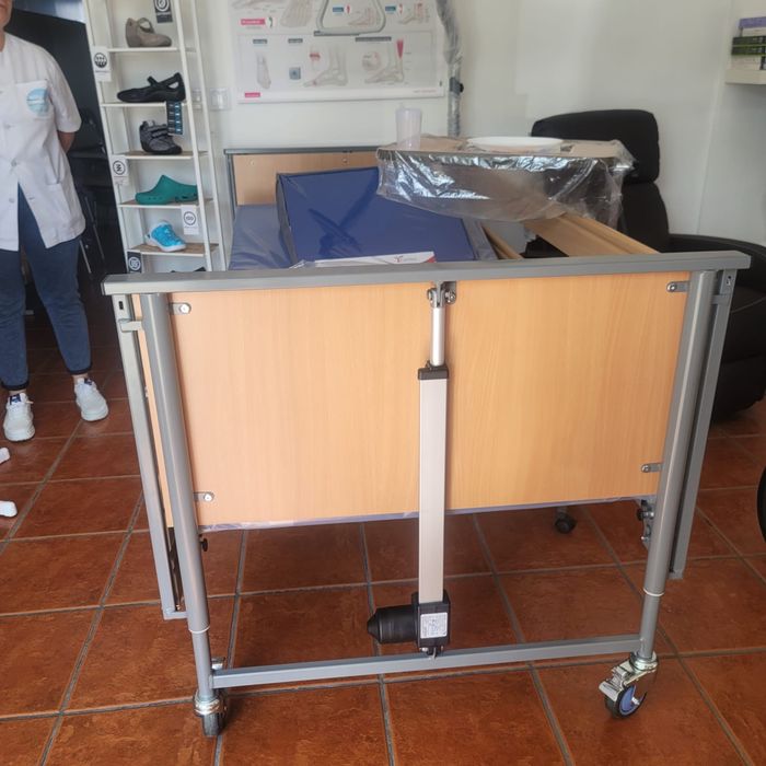 Cama hospitalar Articulada Eletrica