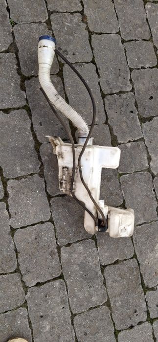 Zbiorniczek spryskiwaczy peugeot 308