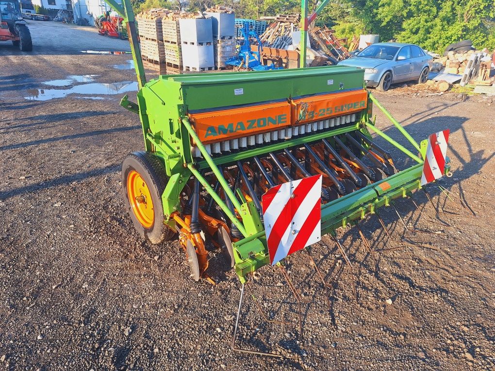 Siewnik zbożowy Amazone D8 Super 2,5m talerzowy stan bdb