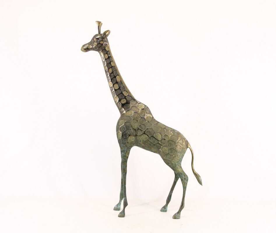 Girafa, Escultura com decoração relevada. Dim: 56 cm (altura)