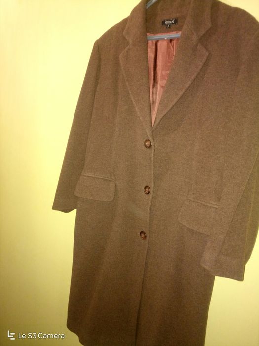 Casaco comprido, de mulher, côr castanho, de lã, como novo, da Kookay