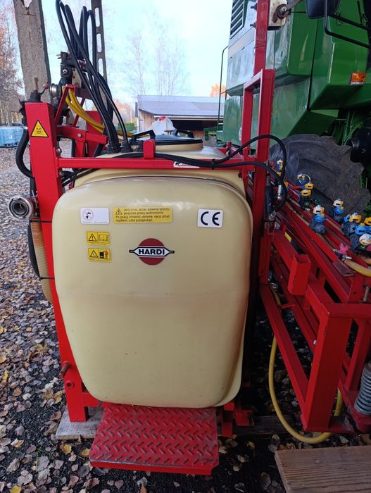 Opryskiwacz hardi 800 L 15/12m