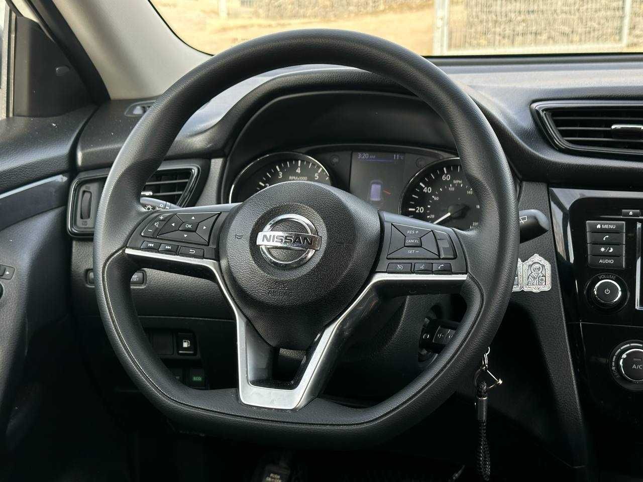 Авто  Nissan Rogue 2017