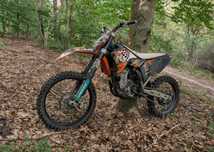 KTM SX-F 505 cross rozrusznik kapitalny remont silnika