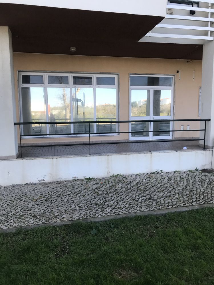 Arrenda da loja em Armação de Pera