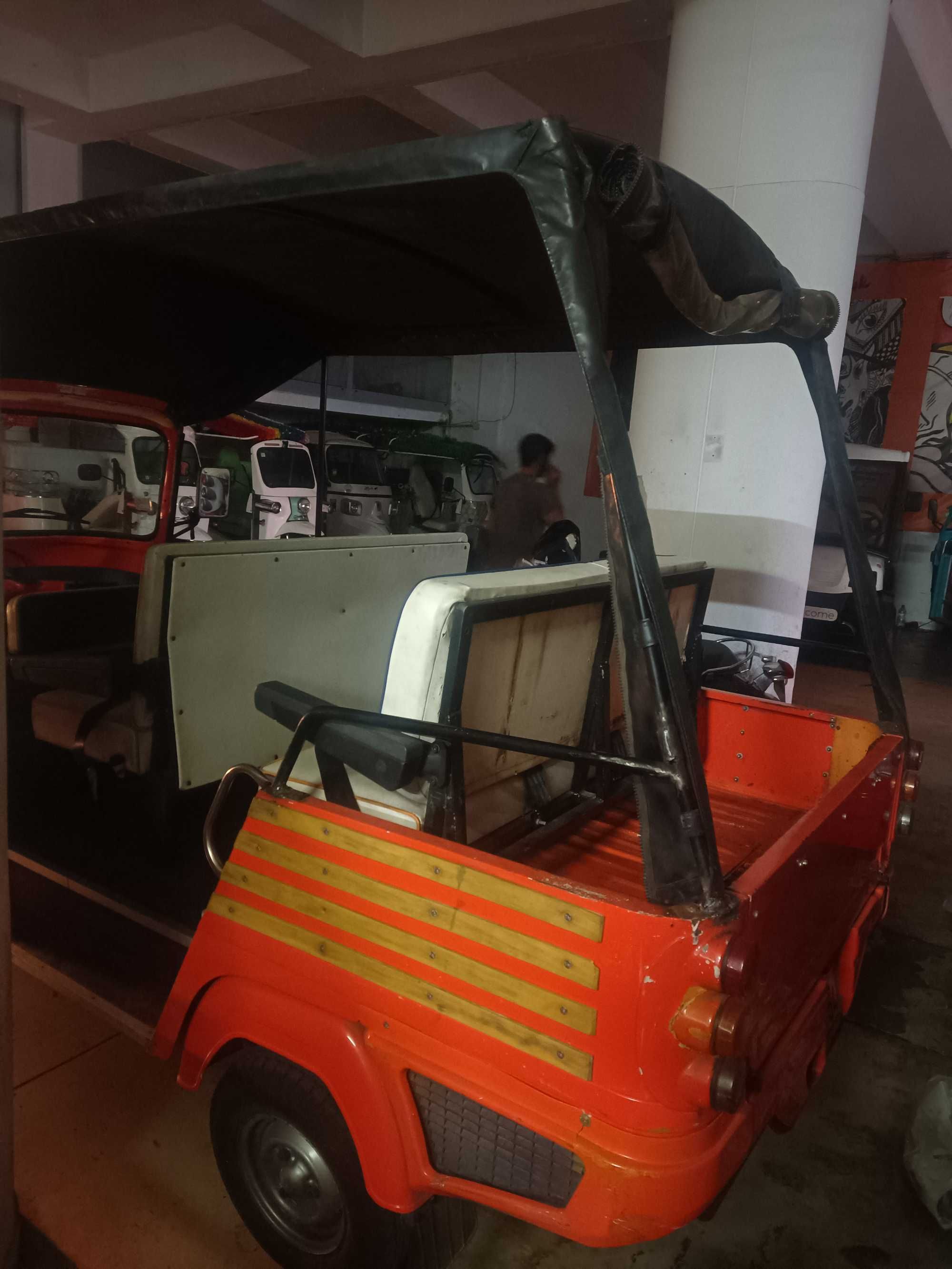 TUK TUK ELECTRiC Piaggio 422cc - 7 PAX