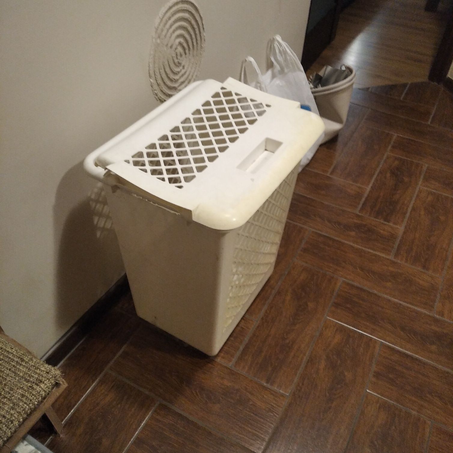 Sprzedam kosz na pranie