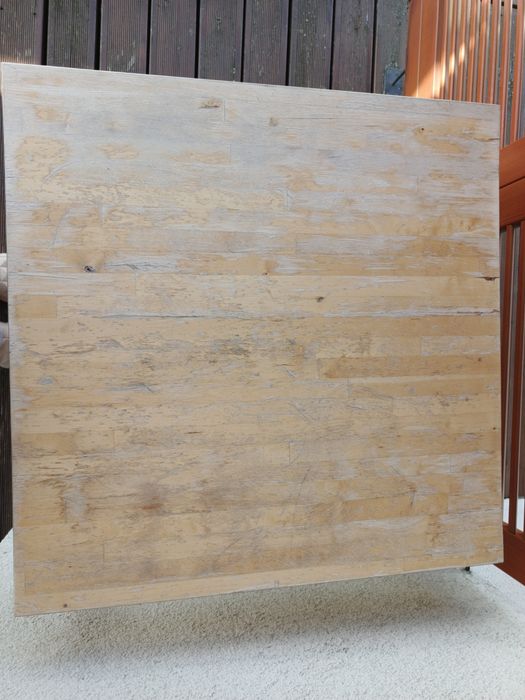 Kwadratowy Stół drewniany do odnowienia