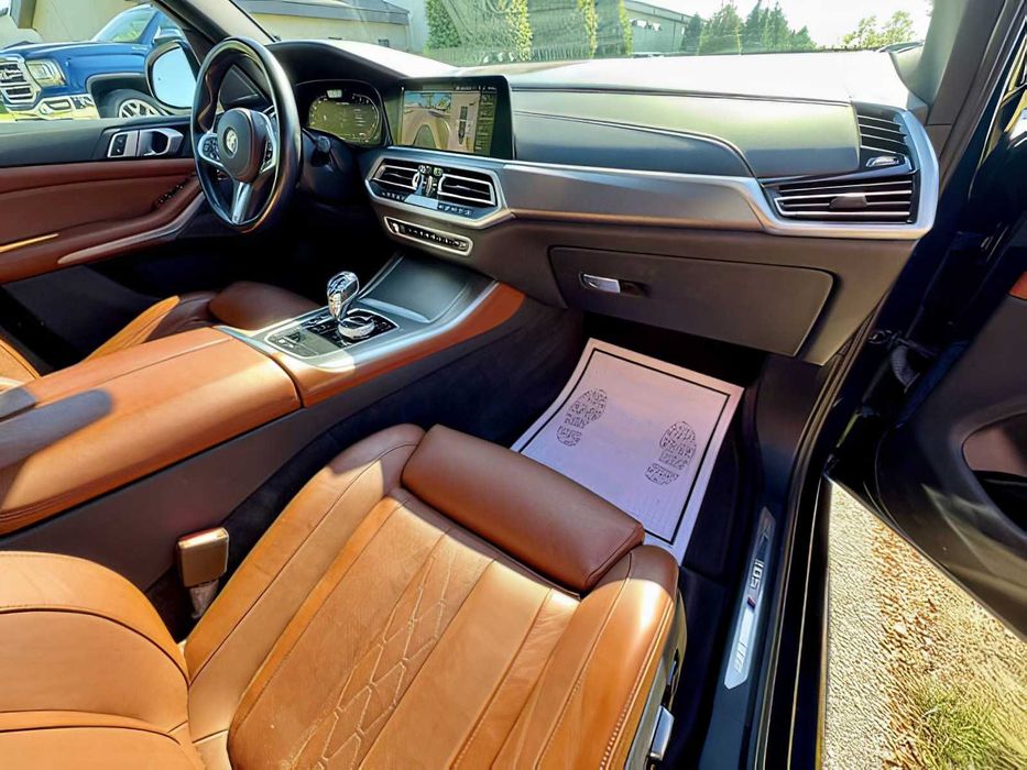 BMW X5 M50i      2021