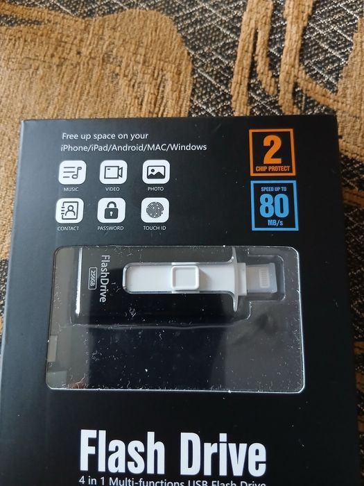 Pendrive  4-w-1 USB 3.0 Flash Drive o pojemności 256 GB