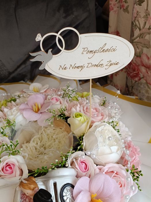 Przepiękny bukiet na prezent ślubny z kwiatów mydlanych