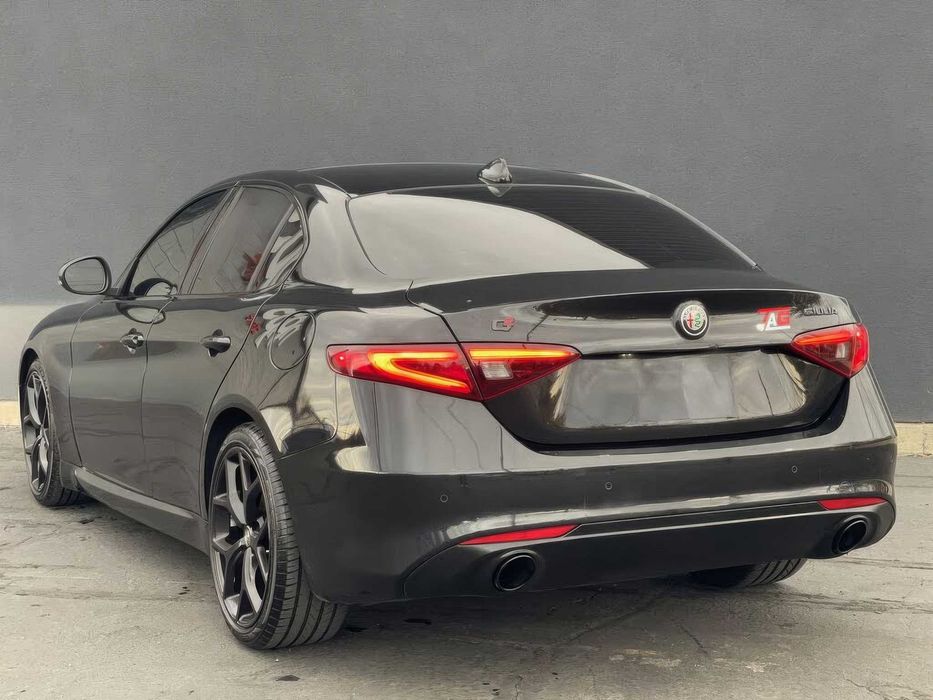 Alfa Romeo Giulia Ti      2020