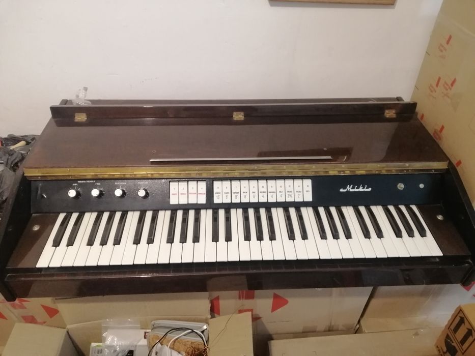 Продам редкий электро-орган RMIF MIKI