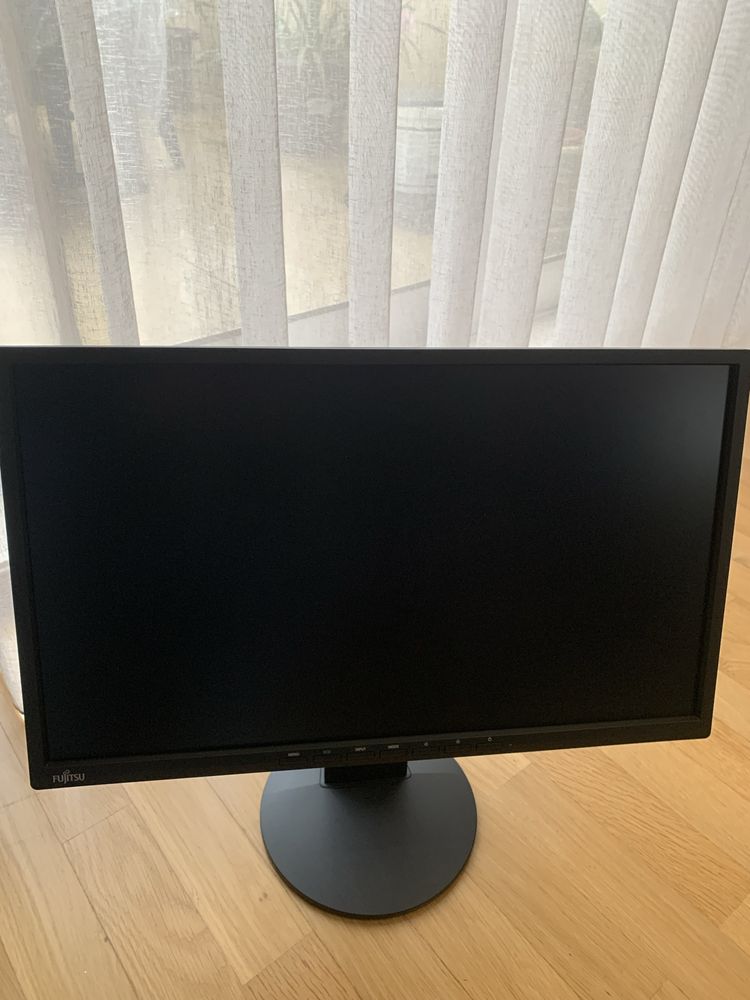 Monjtor Fujitsu 24
