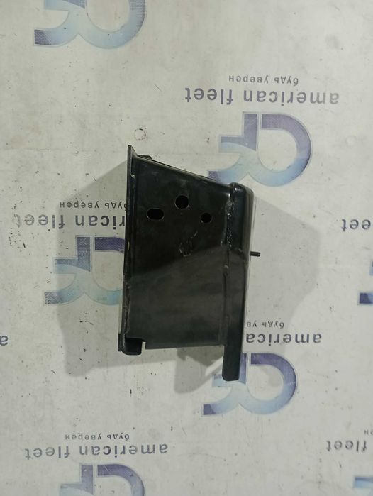 Toyota Camry V55 15-17 Клык усилителя переднего бампера левый/Тойота