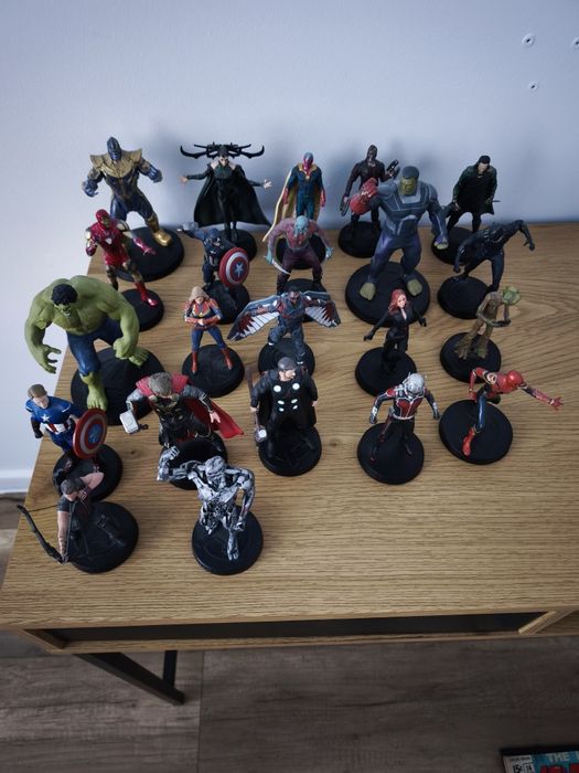 Figurki Avengers DeAgostini – 24 sztuki + gazetki w segregatorach