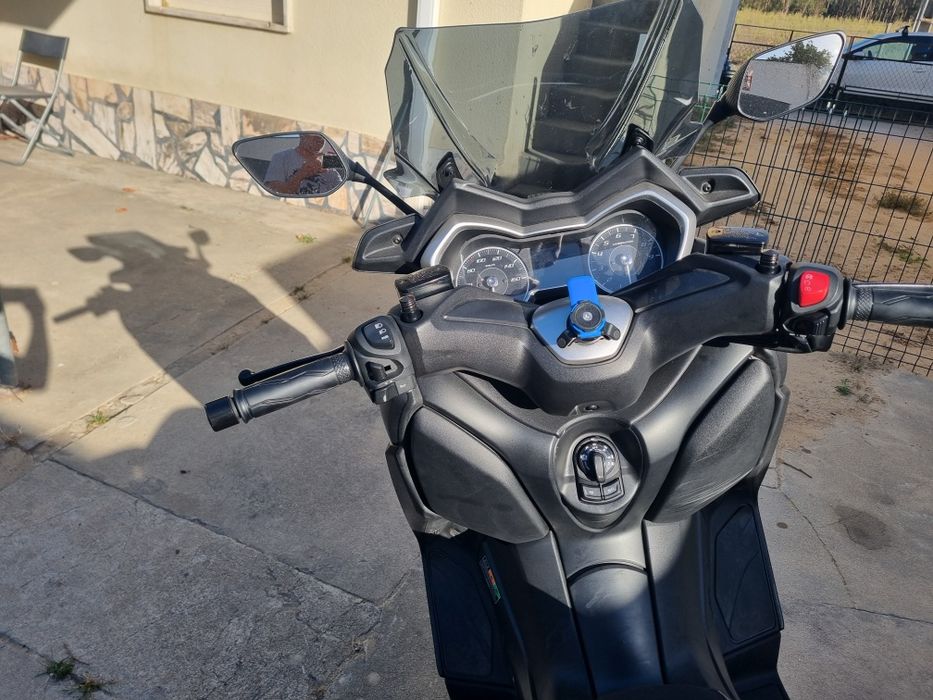 Yamaha X-Max 300