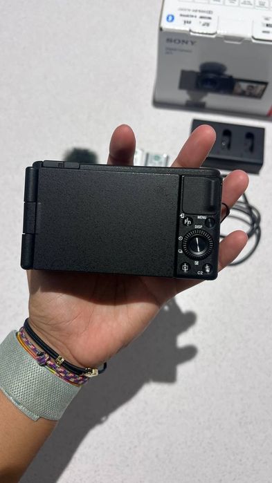 Máquina Fotográfica Mirrorless Sony ZV-1