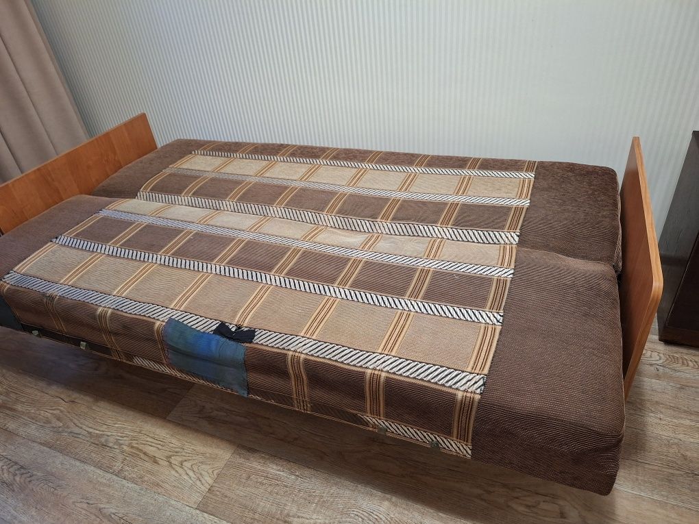 Кровать-диван (в рабочем состоянии)