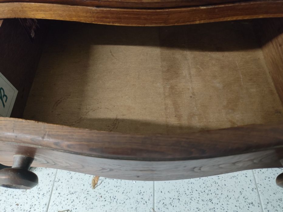 Mesinha de cabeceira