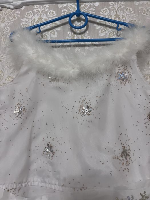 Плаття  сніжинка 4,5 років продаж