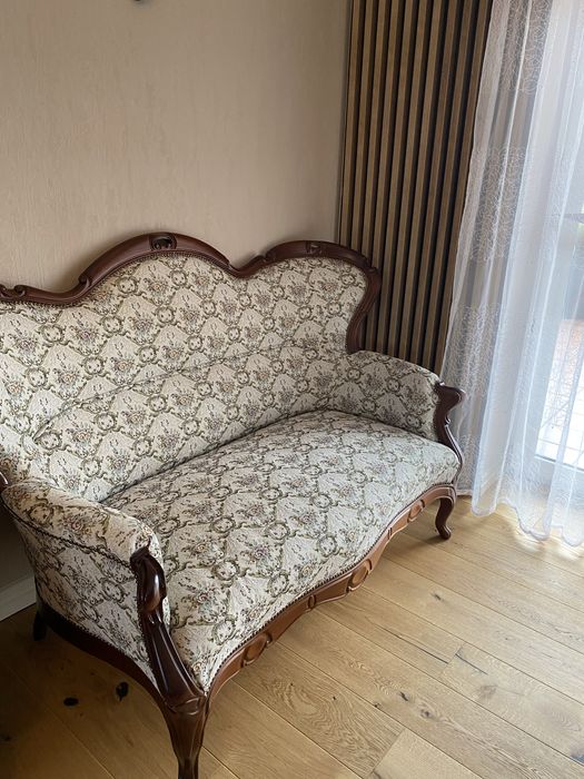 Elegancki zestaw wypoczynkowy po renowacji: kanapa + 2 fotele
