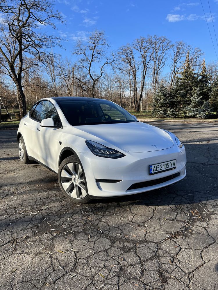 Tesla model y 2021 dual motor