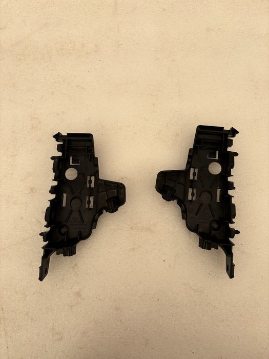 Audi A3 8Y 20- ślizg zderzaka prawy lewy przód przedni mocowanie