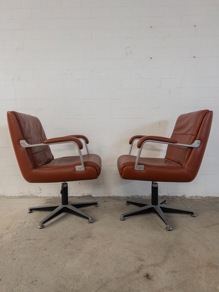 Par de poltronas vintage de grande qualidade.