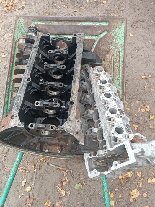 Продам колінвал,блок,мерседес 2,9