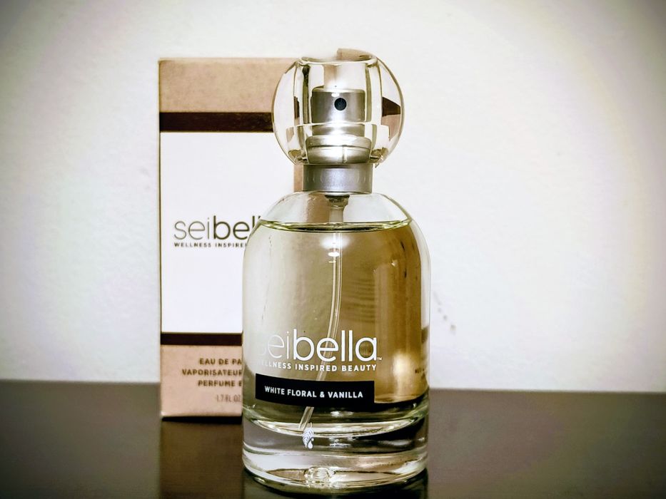 Perfumy ,, seibella ,, - białe kwiaty i wanilia