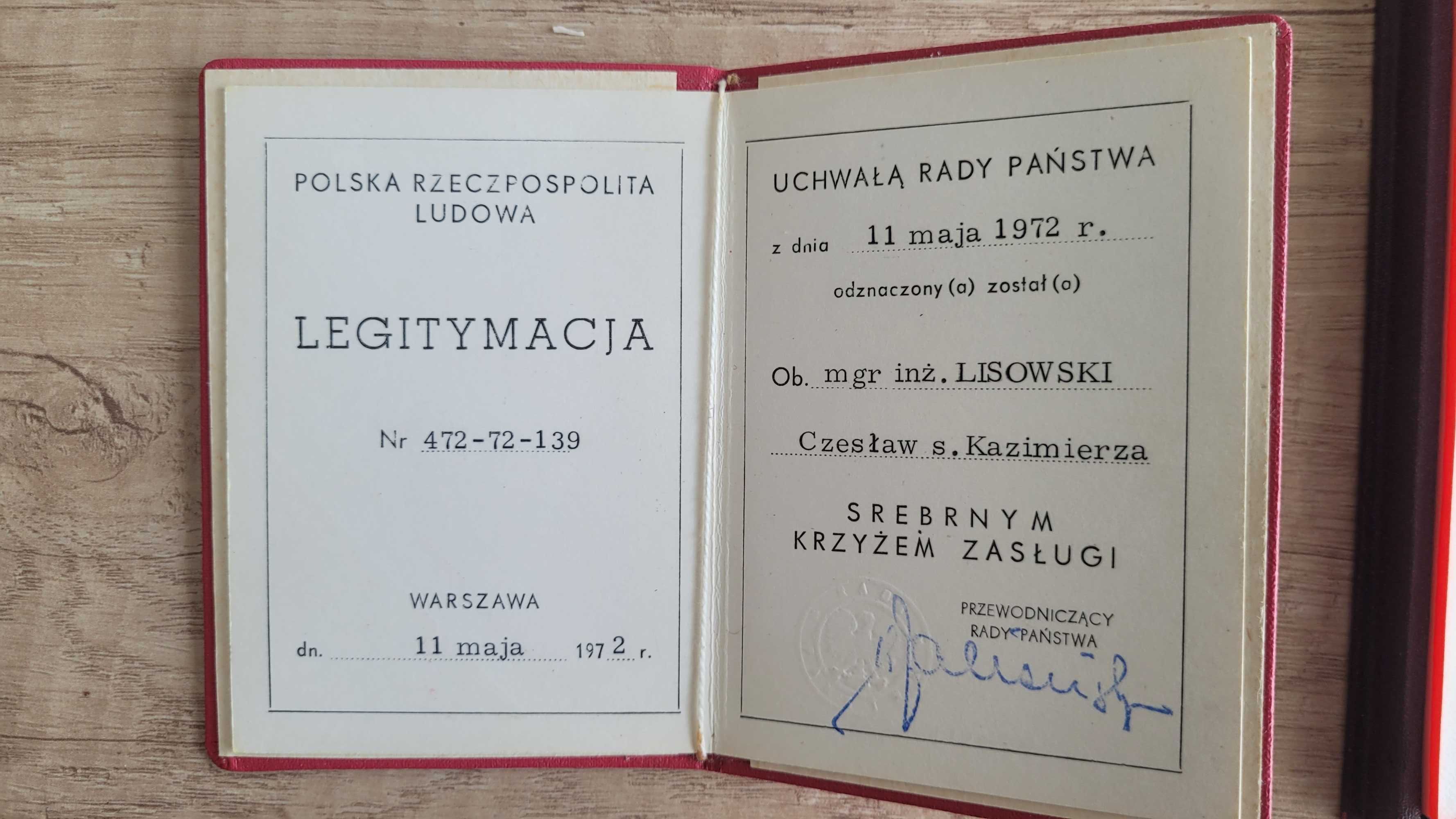 Medal Srebrny Krzyż Zasługi .