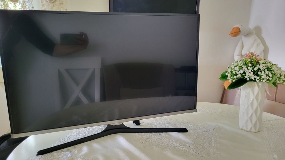 Телевізор Samsung UE32J5100AW