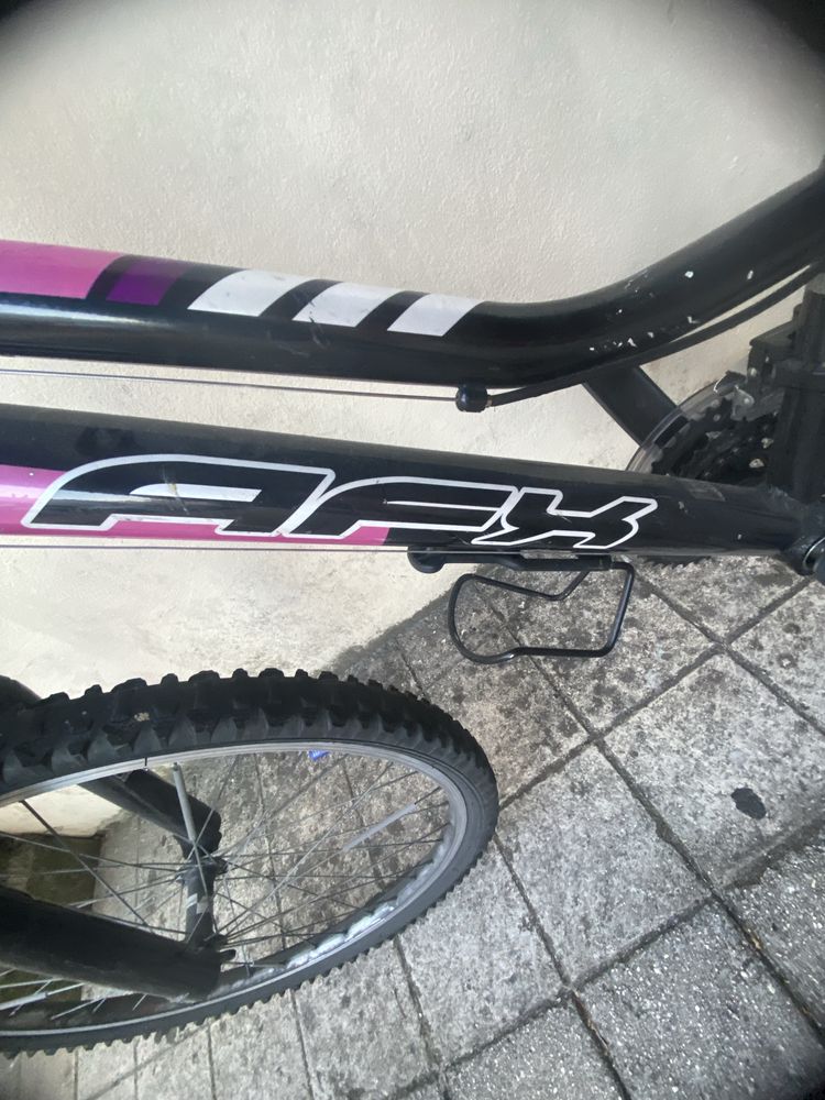 Bicicleta btt roda 26 marca conor so 80euros